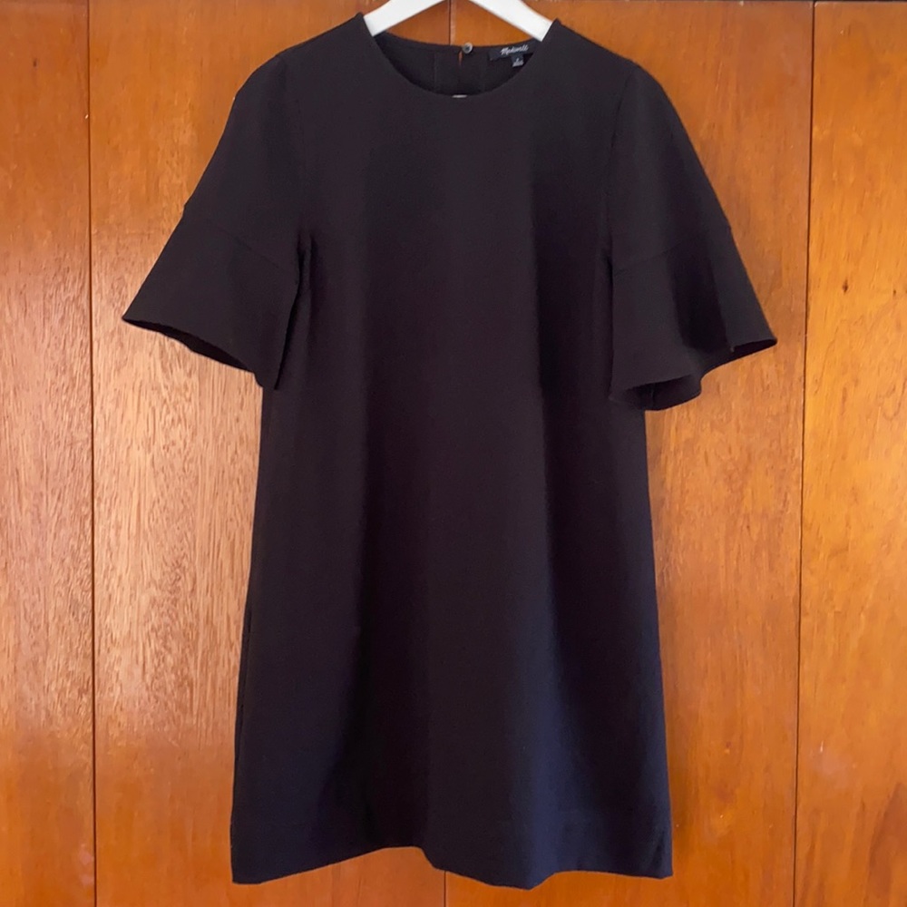 Madewell ruffle sleeve textured shift dress